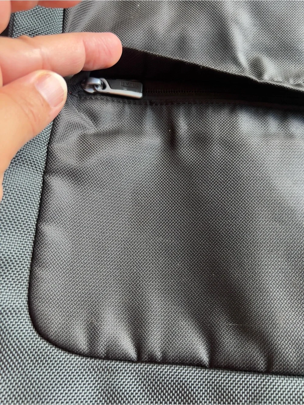 Tumi versatile men
